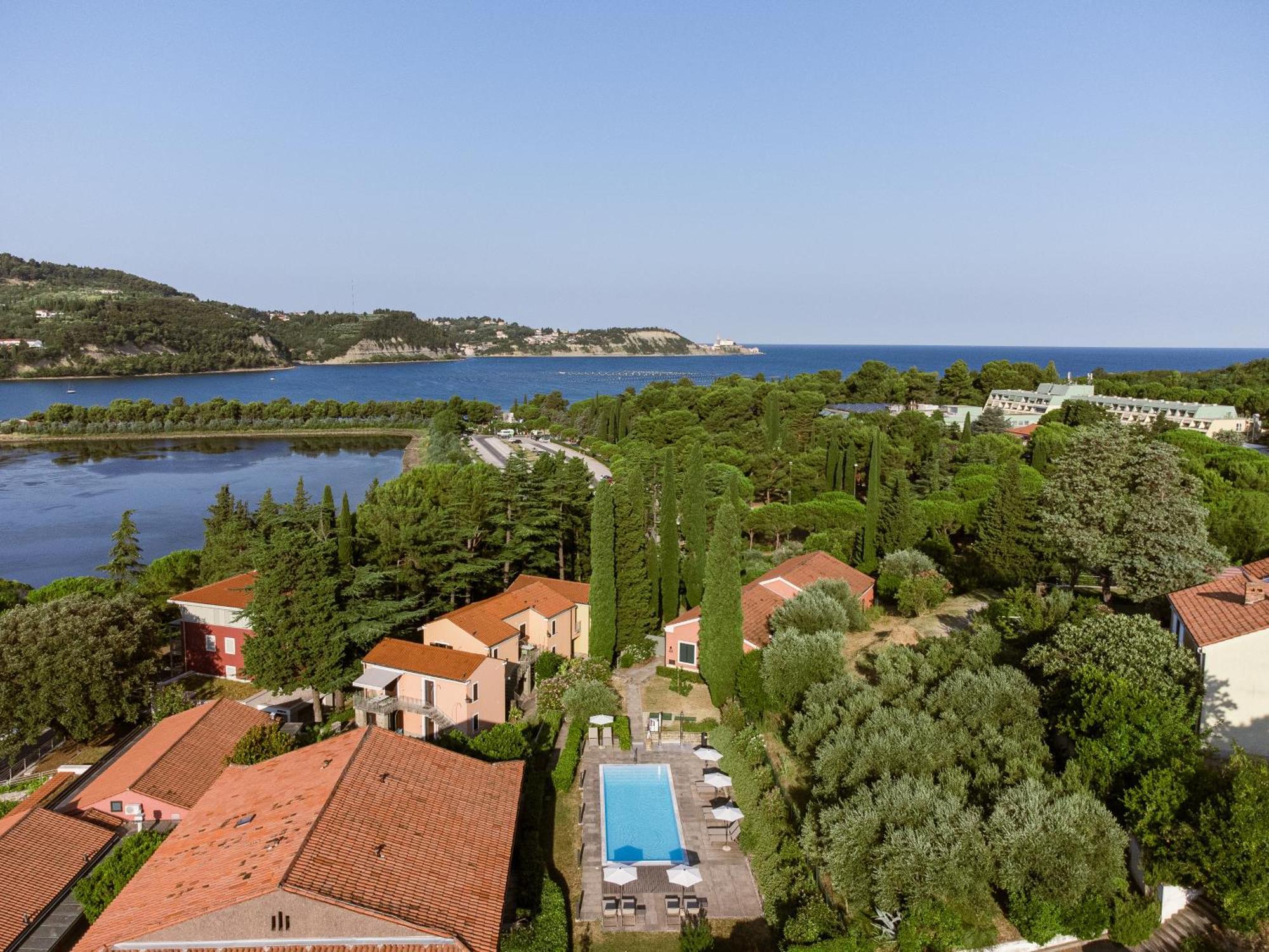 Hotel Laguna Deluxe - Terme Krka Strunjan Exteriör bild